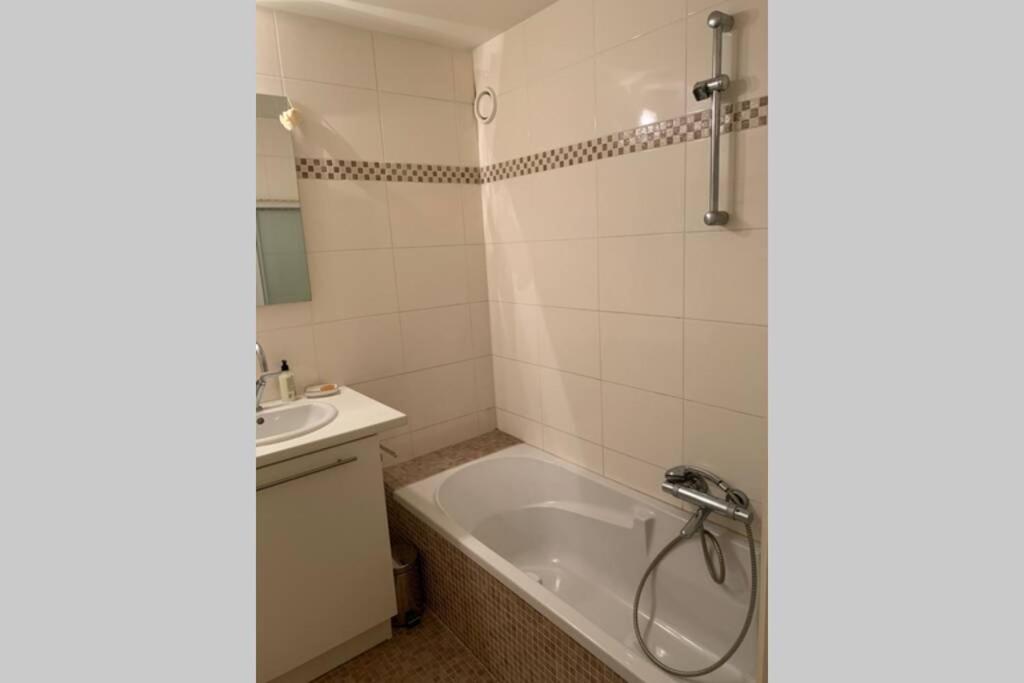Two Bedroom Apartment - 50 Meters From Beach And Kyc Koksijde Exterior foto